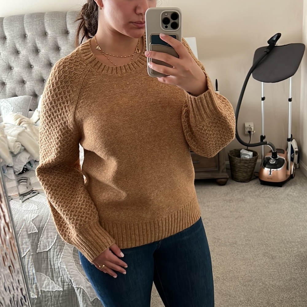 🆕 J. CREW Tan Crew-Neck Balloon-Sleeve Cable Sweater - Size M
